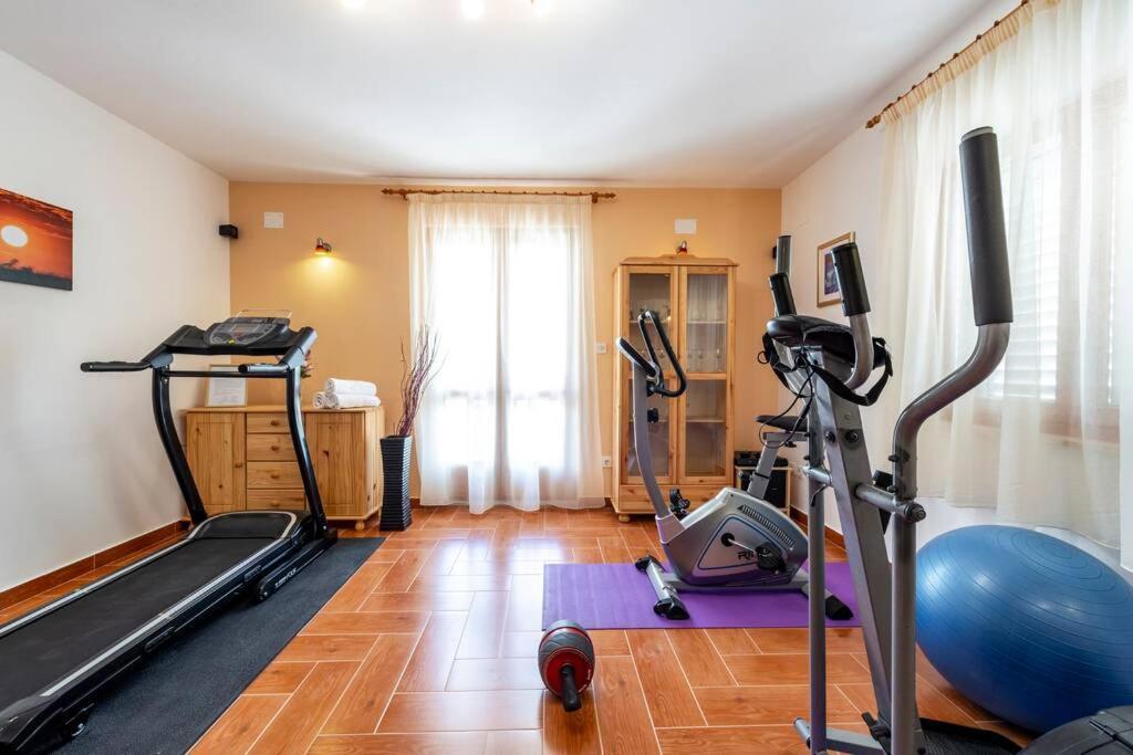 Vila Vergatum-Privacy,Gym,Billiards,Table Tennis Donji Brgat Ngoại thất bức ảnh