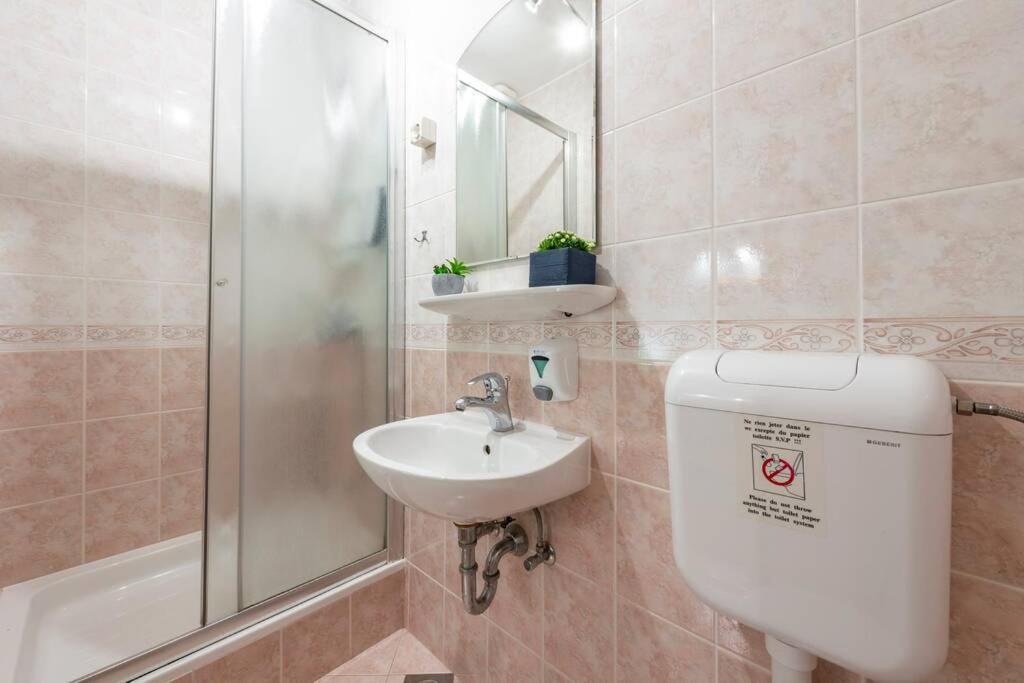 Vila Vergatum-Privacy,Gym,Billiards,Table Tennis Donji Brgat Ngoại thất bức ảnh