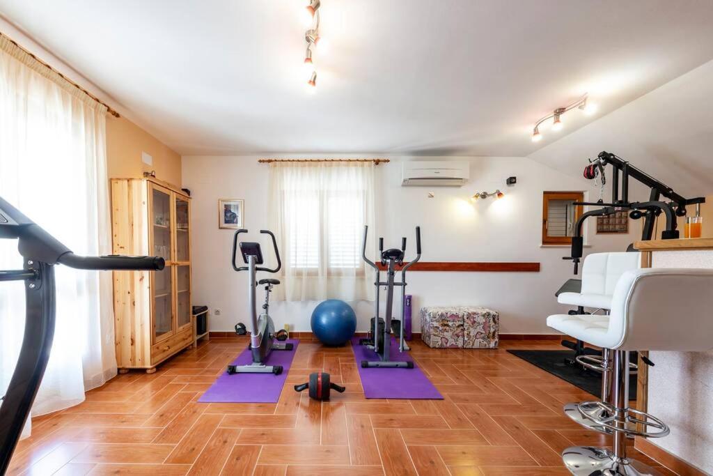 Vila Vergatum-Privacy,Gym,Billiards,Table Tennis Donji Brgat Ngoại thất bức ảnh